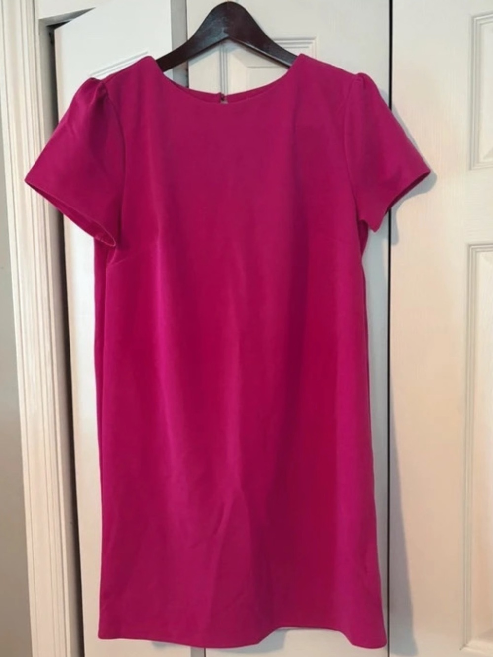 She & Sky Women's Simple Shift Dress in Fuchsia